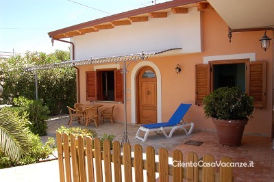 foto 2 di Residence Halesia - Trilo Casa Vacanze in Santa Maria di Castellabate